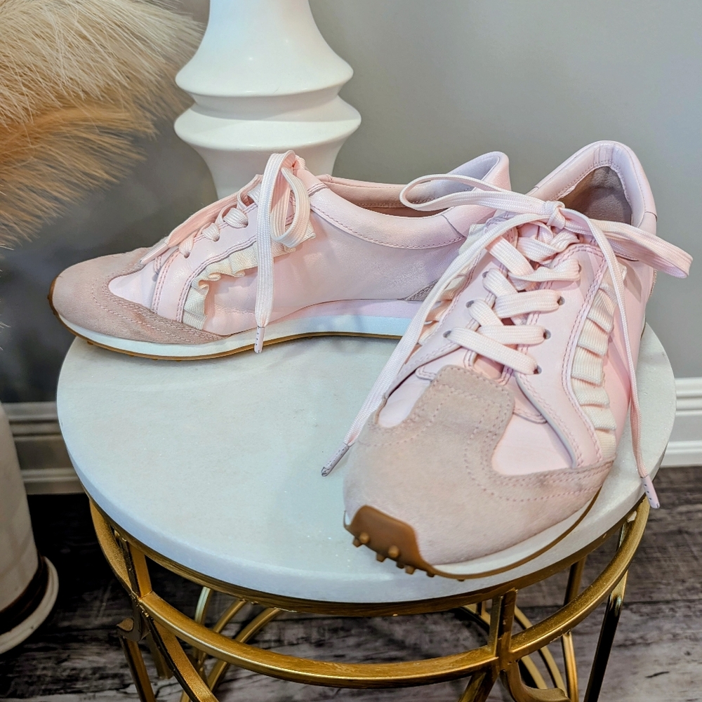 Tory Burch Sport Golf Light Pink and Shoes. Sz 9.5 - Picture 2 of 10